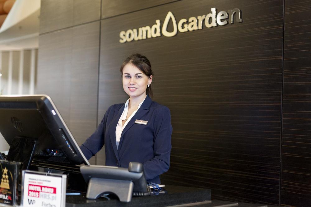 Sound Garden Hotel Airport Варшава Экстерьер фото